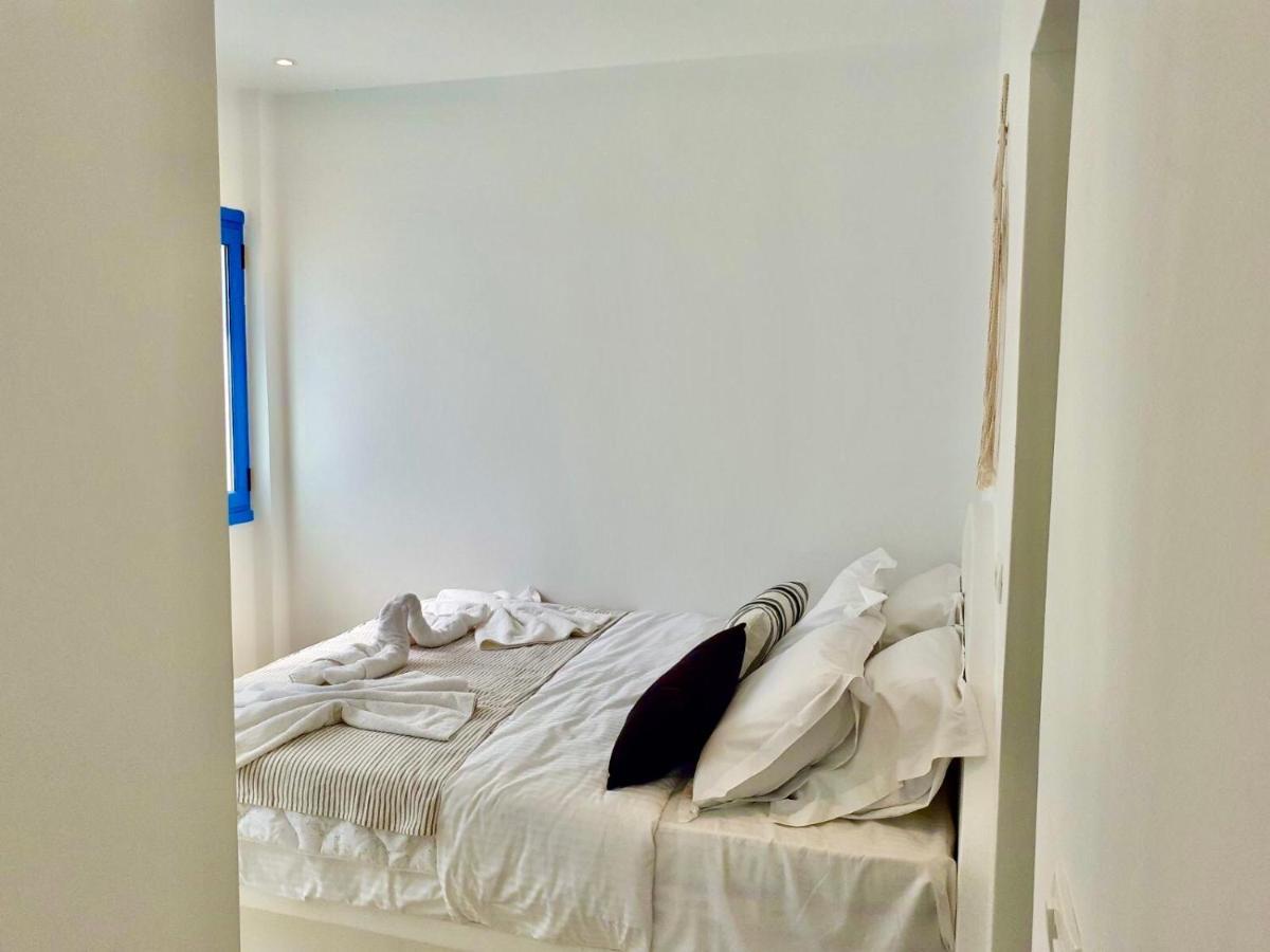 Oldtown Suites Fira Экстерьер фото