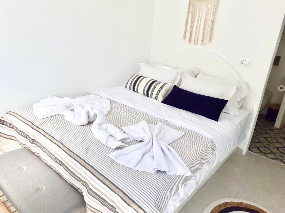 Oldtown Suites Fira Экстерьер фото