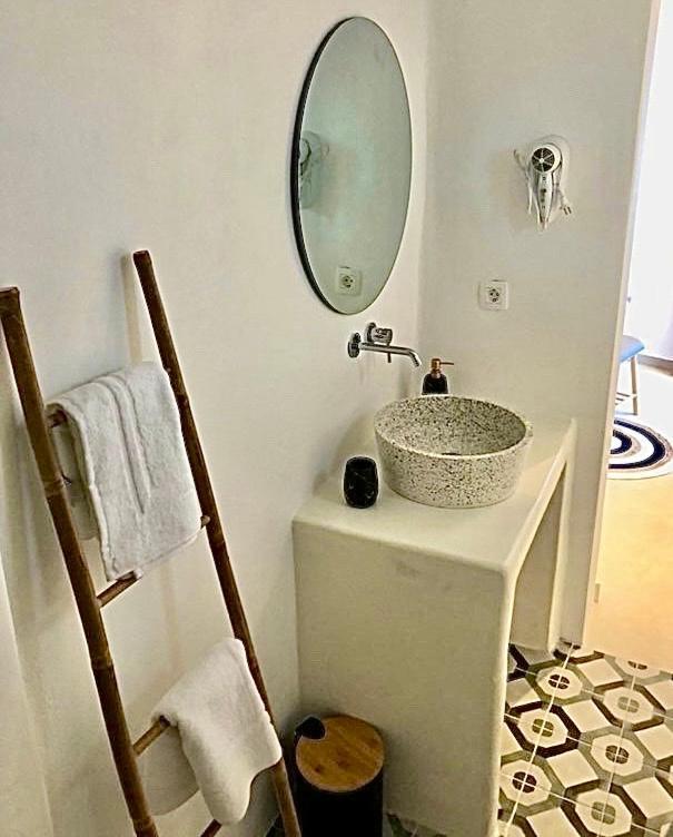 Oldtown Suites Fira Экстерьер фото