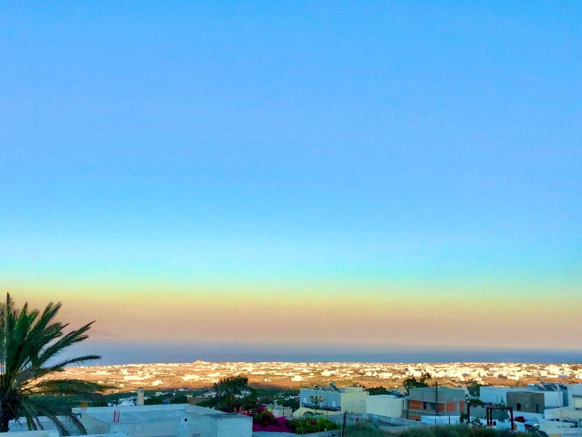 Oldtown Suites Fira Экстерьер фото