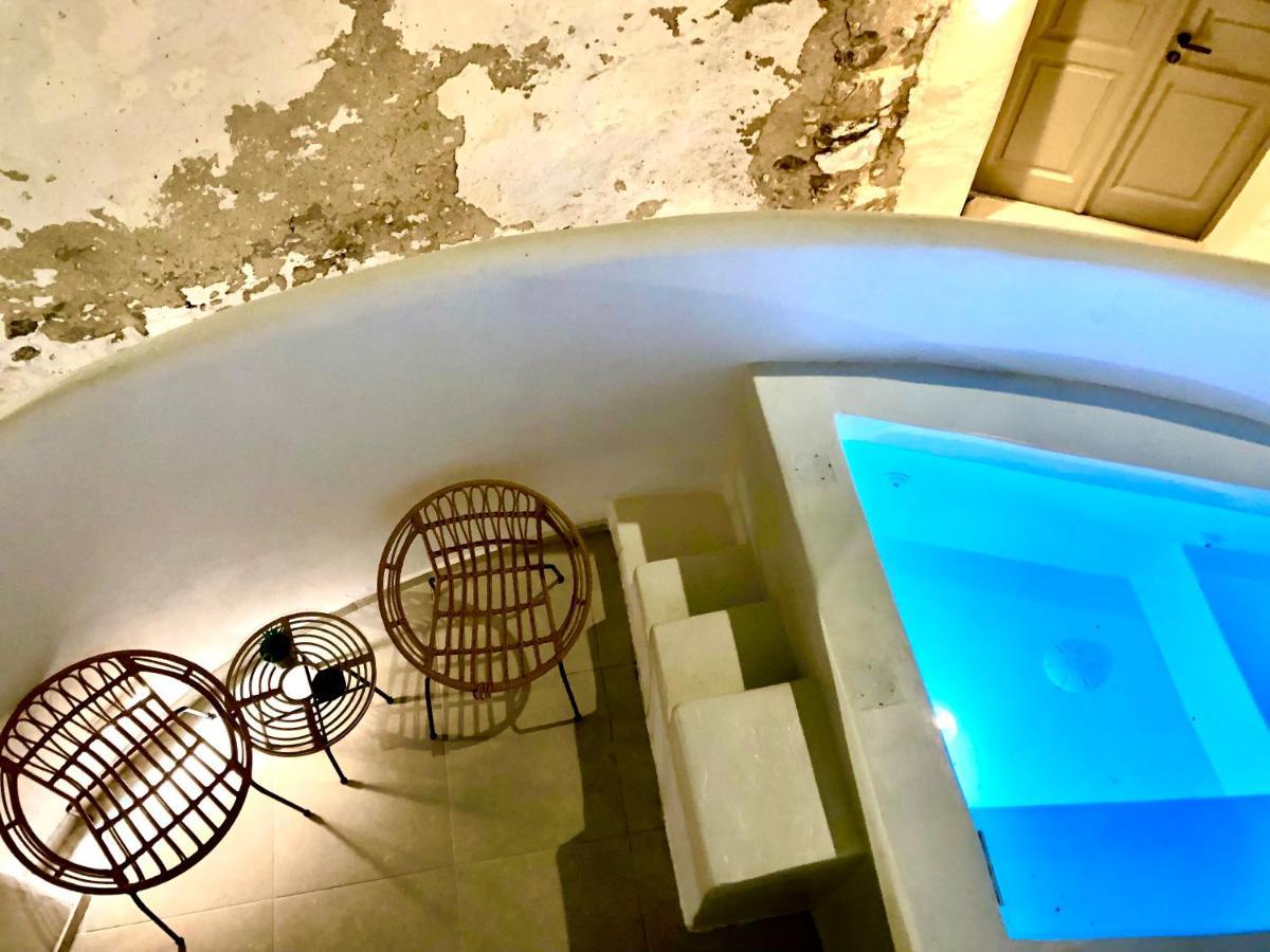 Oldtown Suites Fira Экстерьер фото